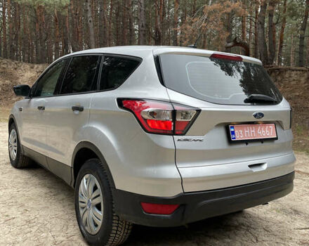 Серый Форд Эскейп, объемом двигателя 2.5 л и пробегом 141 тыс. км за 12500 $, фото 5 на Automoto.ua
