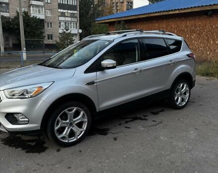 Серый Форд Эскейп, объемом двигателя 2 л и пробегом 81 тыс. км за 17300 $, фото 2 на Automoto.ua