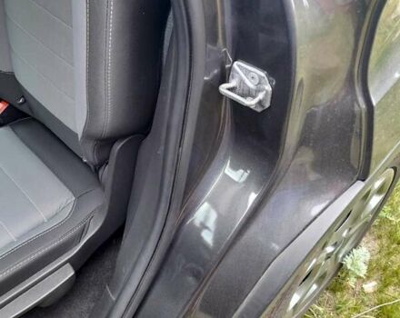 Серый Форд Эскейп, объемом двигателя 2.5 л и пробегом 229 тыс. км за 13300 $, фото 22 на Automoto.ua