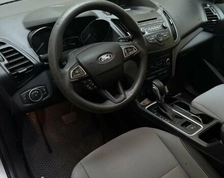 Форд Эскейп 2018 в Остоге на Automoto.ua Серый Форд Эскейп, объемом двигателя 2.5 л и пробегом 177 тыс. км за 11600 $, фото 12 на Automoto.ua