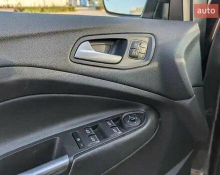 Сірий Форд Ескейп, об'ємом двигуна 2 л та пробігом 154 тис. км за 13500 $, фото 9 на Automoto.ua