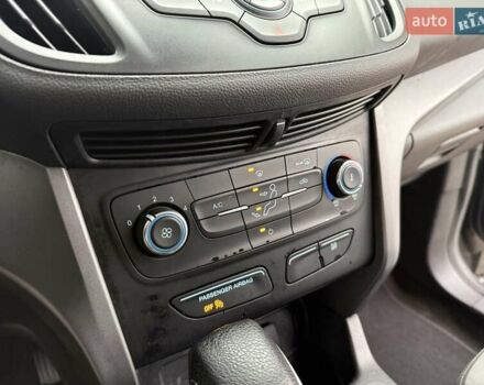 Серый Форд Эскейп, объемом двигателя 2.5 л и пробегом 148 тыс. км за 13500 $, фото 16 на Automoto.ua