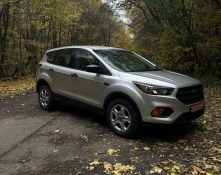 Форд Эскейп 2018 в Остоге на Automoto.ua Серый Форд Эскейп, объемом двигателя 2.5 л и пробегом 177 тыс. км за 11600 $, фото 3 на Automoto.ua