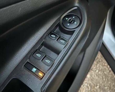 Серый Форд Эскейп, объемом двигателя 1.5 л и пробегом 190 тыс. км за 10700 $, фото 4 на Automoto.ua