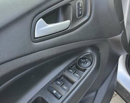 Серый Форд Эскейп, объемом двигателя 2 л и пробегом 231 тыс. км за 12100 $, фото 15 на Automoto.ua