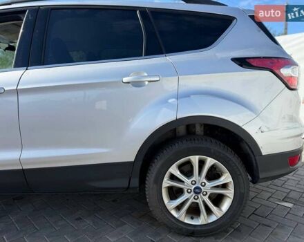 Серый Форд Эскейп, объемом двигателя 2 л и пробегом 172 тыс. км за 10400 $, фото 11 на Automoto.ua