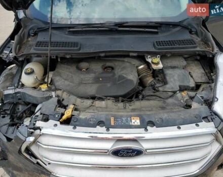 Серый Форд Эскейп, объемом двигателя 2 л и пробегом 130 тыс. км за 9600 $, фото 12 на Automoto.ua