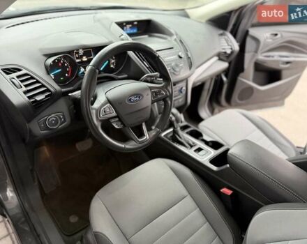 Серый Форд Эскейп, объемом двигателя 2.5 л и пробегом 148 тыс. км за 13500 $, фото 13 на Automoto.ua