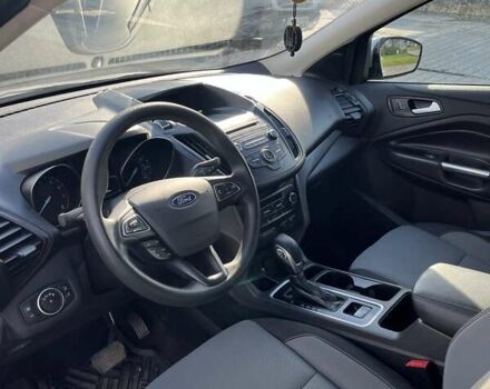 Серый Форд Эскейп, объемом двигателя 2 л и пробегом 231 тыс. км за 12100 $, фото 7 на Automoto.ua