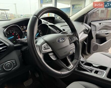 Серый Форд Эскейп, объемом двигателя 2.5 л и пробегом 148 тыс. км за 13500 $, фото 18 на Automoto.ua