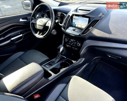 Серый Форд Эскейп, объемом двигателя 1.5 л и пробегом 143 тыс. км за 10999 $, фото 13 на Automoto.ua