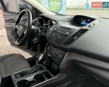 Серый Форд Эскейп, объемом двигателя 2.5 л и пробегом 148 тыс. км за 13500 $, фото 25 на Automoto.ua