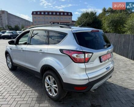 Серый Форд Эскейп, объемом двигателя 2 л и пробегом 172 тыс. км за 10400 $, фото 3 на Automoto.ua