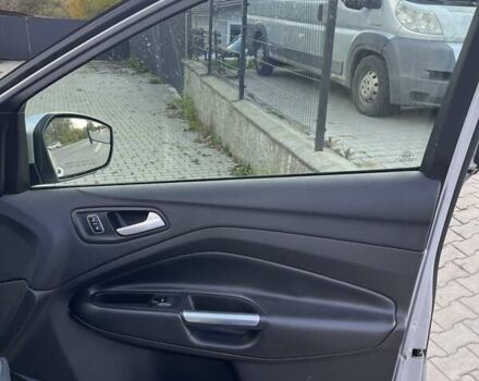 Серый Форд Эскейп, объемом двигателя 2 л и пробегом 231 тыс. км за 12100 $, фото 4 на Automoto.ua