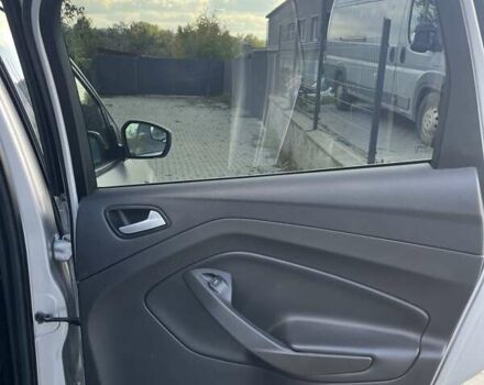 Серый Форд Эскейп, объемом двигателя 2 л и пробегом 231 тыс. км за 12100 $, фото 5 на Automoto.ua