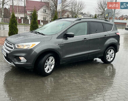 Серый Форд Эскейп, объемом двигателя 1.5 л и пробегом 121 тыс. км за 11900 $, фото 1 на Automoto.ua