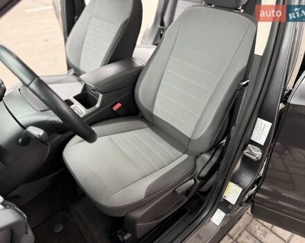 Серый Форд Эскейп, объемом двигателя 2.5 л и пробегом 148 тыс. км за 13500 $, фото 15 на Automoto.ua