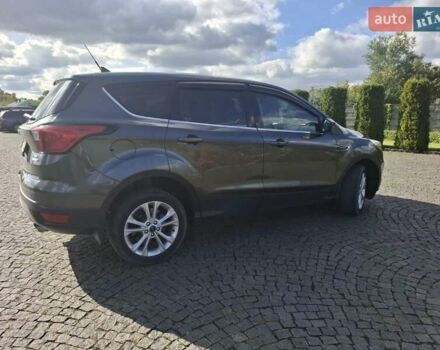 Серый Форд Эскейп, объемом двигателя 1.5 л и пробегом 195 тыс. км за 12700 $, фото 3 на Automoto.ua