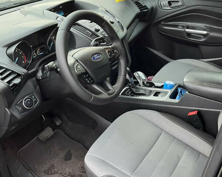 Серый Форд Эскейп, объемом двигателя 2.49 л и пробегом 200 тыс. км за 11200 $, фото 6 на Automoto.ua