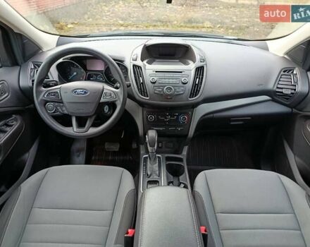 Серый Форд Эскейп, объемом двигателя 2.5 л и пробегом 127 тыс. км за 13499 $, фото 2 на Automoto.ua