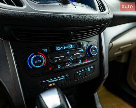 Серый Форд Эскейп, объемом двигателя 1.5 л и пробегом 106 тыс. км за 15261 $, фото 15 на Automoto.ua