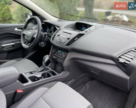 Сірий Форд Ескейп, об'ємом двигуна 1.5 л та пробігом 82 тис. км за 11999 $, фото 22 на Automoto.ua