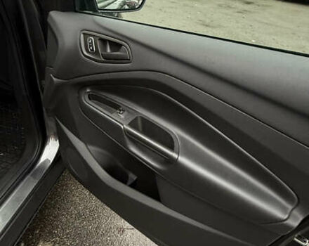 Серый Форд Эскейп, объемом двигателя 2.5 л и пробегом 118 тыс. км за 14600 $, фото 13 на Automoto.ua