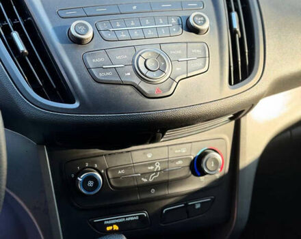 Серый Форд Эскейп, объемом двигателя 2.5 л и пробегом 150 тыс. км за 12900 $, фото 16 на Automoto.ua