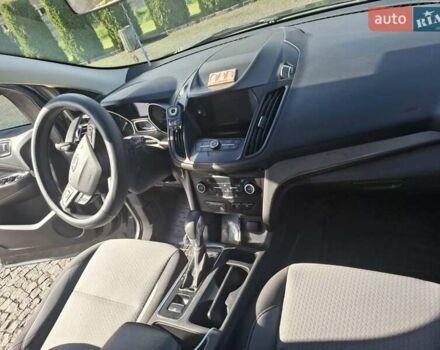 Серый Форд Эскейп, объемом двигателя 1.5 л и пробегом 195 тыс. км за 12700 $, фото 4 на Automoto.ua