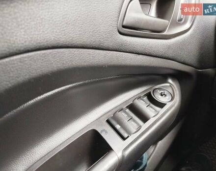 Сірий Форд Ескейп, об'ємом двигуна 2.49 л та пробігом 156 тис. км за 14700 $, фото 3 на Automoto.ua