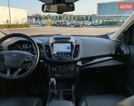 Сірий Форд Ескейп, об'ємом двигуна 2 л та пробігом 154 тис. км за 13500 $, фото 7 на Automoto.ua