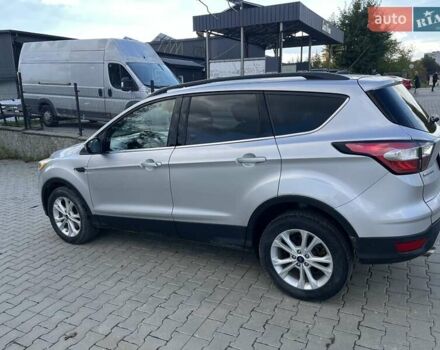 Серый Форд Эскейп, объемом двигателя 2 л и пробегом 231 тыс. км за 12100 $, фото 2 на Automoto.ua
