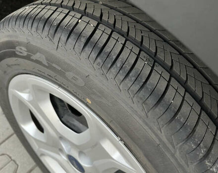 Серый Форд Эскейп, объемом двигателя 2.49 л и пробегом 200 тыс. км за 11200 $, фото 17 на Automoto.ua