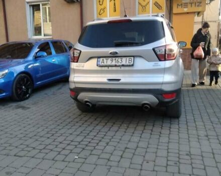 Сірий Форд Ескейп, об'ємом двигуна 1.5 л та пробігом 152 тис. км за 13000 $, фото 4 на Automoto.ua