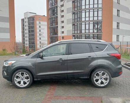 Сірий Форд Ескейп, об'ємом двигуна 2 л та пробігом 145 тис. км за 16200 $, фото 1 на Automoto.ua