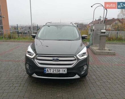 Сірий Форд Ескейп, об'ємом двигуна 2 л та пробігом 145 тис. км за 16200 $, фото 2 на Automoto.ua