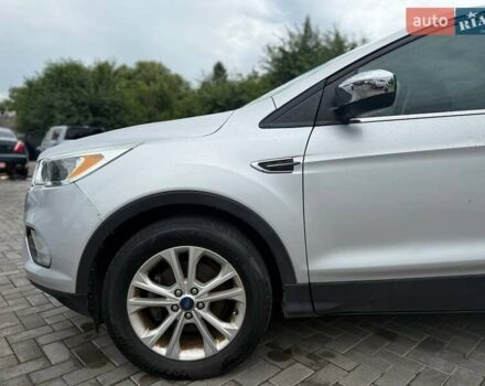 Серый Форд Эскейп, объемом двигателя 1.5 л и пробегом 187 тыс. км за 8500 $, фото 4 на Automoto.ua