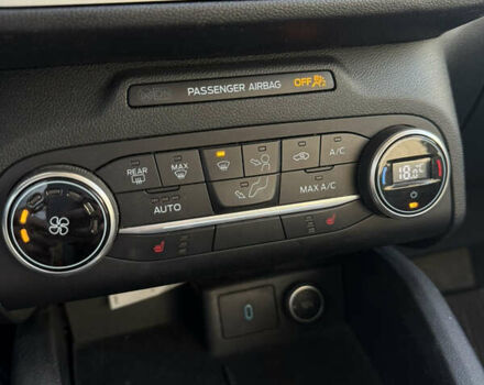 Сірий Форд Ескейп, об'ємом двигуна 1.5 л та пробігом 77 тис. км за 17300 $, фото 9 на Automoto.ua