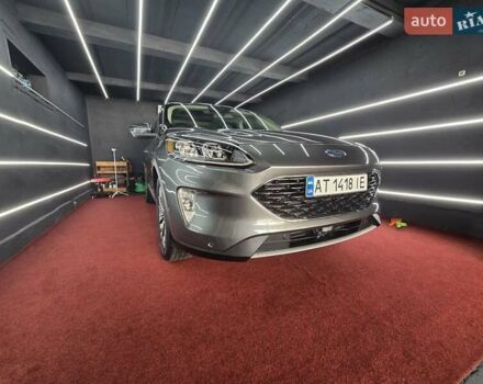 Серый Форд Эскейп, объемом двигателя 2 л и пробегом 137 тыс. км за 18450 $, фото 1 на Automoto.ua