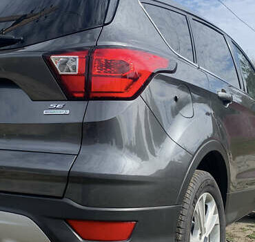 Серый Форд Эскейп, объемом двигателя 1.5 л и пробегом 116 тыс. км за 13700 $, фото 4 на Automoto.ua