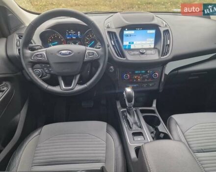 Сірий Форд Ескейп, об'ємом двигуна 1.5 л та пробігом 139 тис. км за 13300 $, фото 6 на Automoto.ua