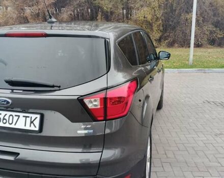Серый Форд Эскейп, объемом двигателя 1.5 л и пробегом 100 тыс. км за 12700 $, фото 20 на Automoto.ua