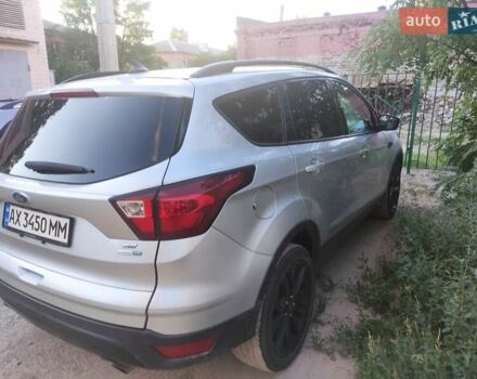 Сірий Форд Ескейп, об'ємом двигуна 1.5 л та пробігом 75 тис. км за 12850 $, фото 1 на Automoto.ua