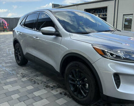 Сірий Форд Ескейп, об'ємом двигуна 1.5 л та пробігом 64 тис. км за 16550 $, фото 2 на Automoto.ua