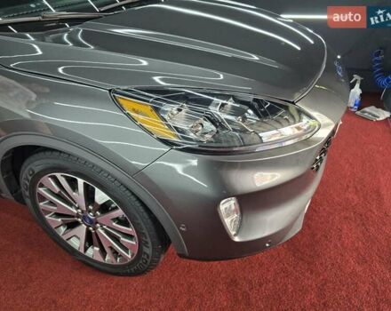 Серый Форд Эскейп, объемом двигателя 2 л и пробегом 137 тыс. км за 18450 $, фото 10 на Automoto.ua