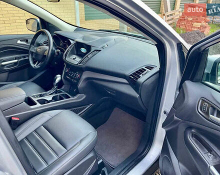 Серый Форд Эскейп, объемом двигателя 1.5 л и пробегом 130 тыс. км за 12500 $, фото 5 на Automoto.ua