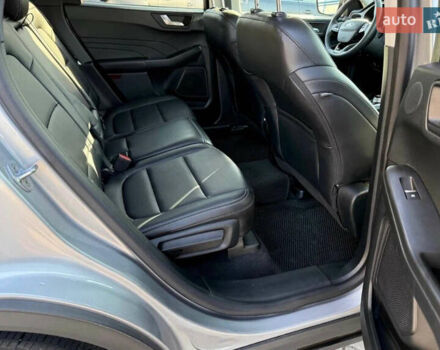 Серый Форд Эскейп, объемом двигателя 1.5 л и пробегом 113 тыс. км за 16000 $, фото 5 на Automoto.ua