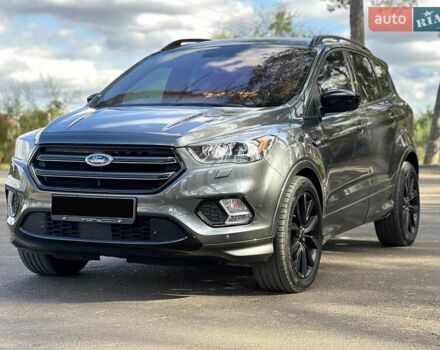 Серый Форд Эскейп, объемом двигателя 2.5 л и пробегом 54 тыс. км за 16800 $, фото 2 на Automoto.ua