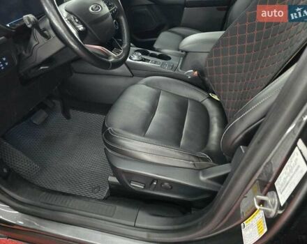 Серый Форд Эскейп, объемом двигателя 2 л и пробегом 137 тыс. км за 18450 $, фото 32 на Automoto.ua