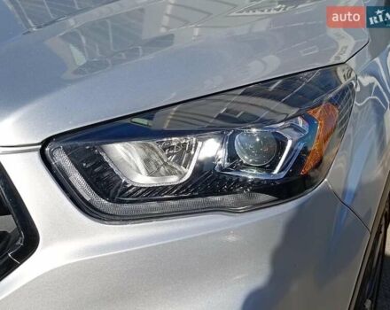 Серый Форд Эскейп, объемом двигателя 1.5 л и пробегом 74 тыс. км за 13990 $, фото 4 на Automoto.ua